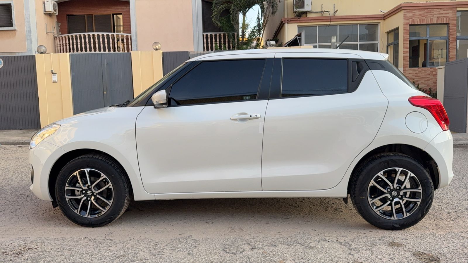 SUZUKI SWIFT 2023 700 km(00 km) / Igniçã Start/ Motor Selado/Com