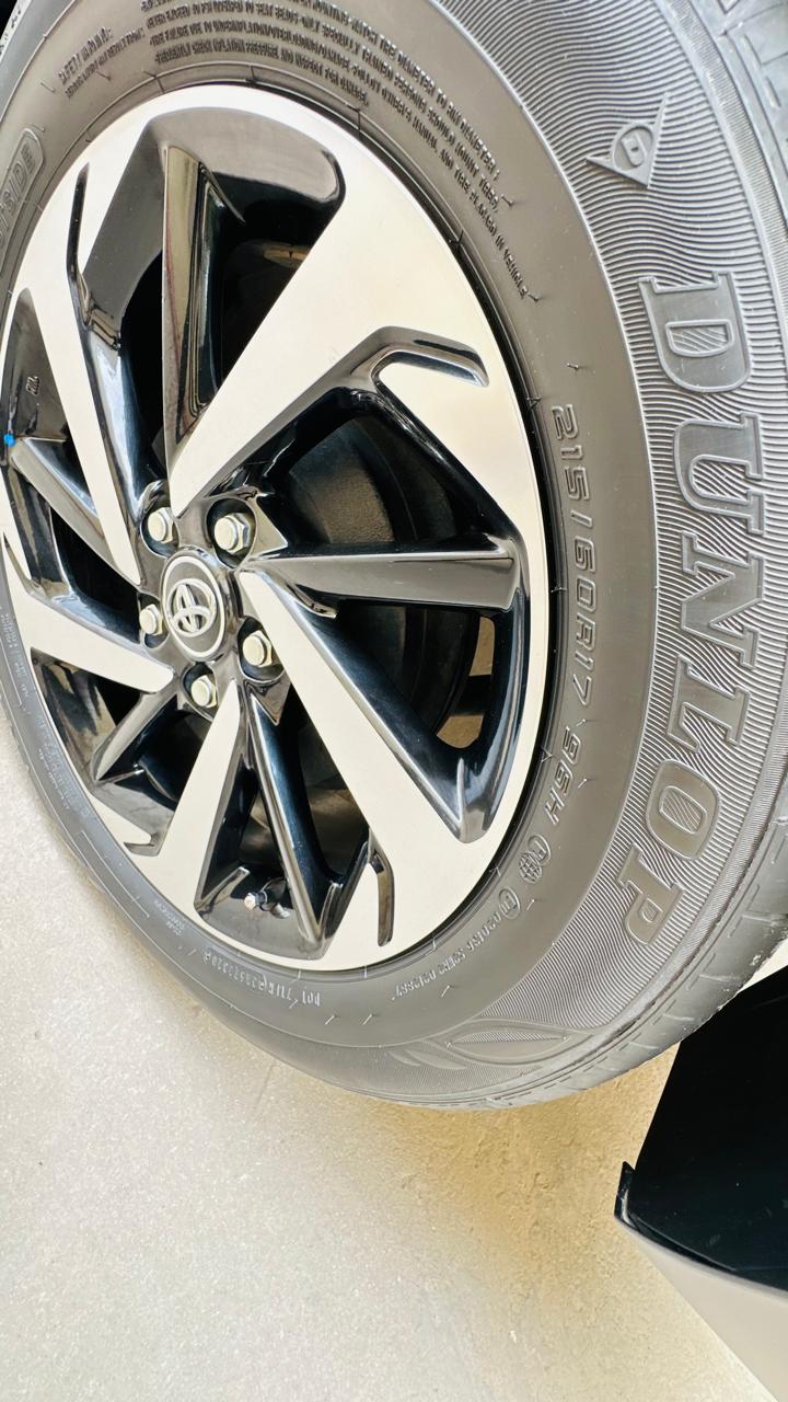 TOYOTA RUSH FULL OPTION 17 mil km (Cheira novo) / Igniçã Start/