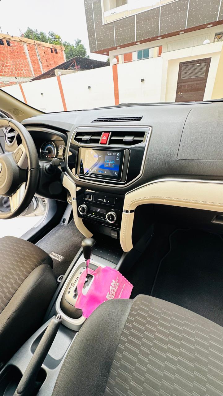 TOYOTA RUSH FULL OPTION 17 mil km (Cheira novo) / Igniçã Start/