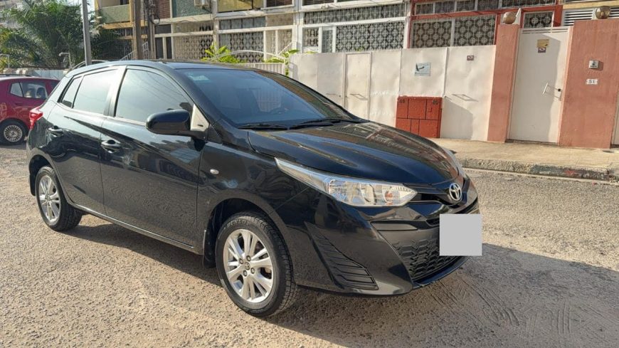 TOYOTA YARIS 22 mil km/ Igniçã Chave/ Motor Selado/Combustível G