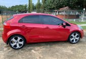 KIA RIO, SUPER LIMPO