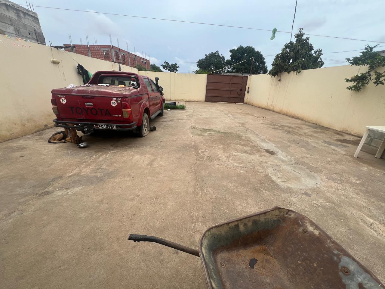 Vivenda T3 á venda no zango 0