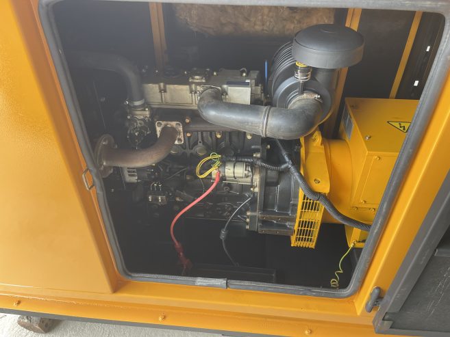 GERADOR PERKINS 20KVA