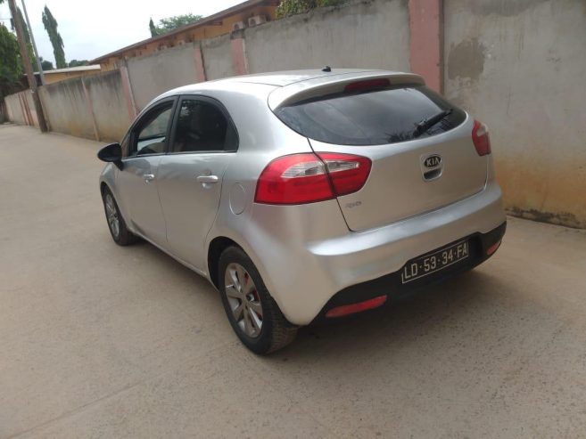 🚗 KIA RIO