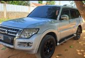 MITSUBISHI PAJERO FULL*