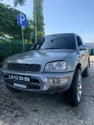 🚗 Toyota RAV4 Desportivo