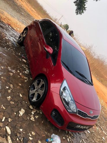 AMARRO URGENTE* Kia Rio