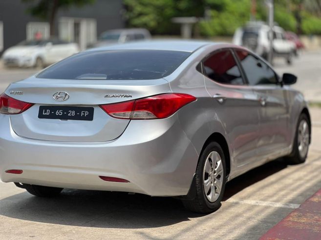 HYUNDAI ELANTRA 2015 🚗✨