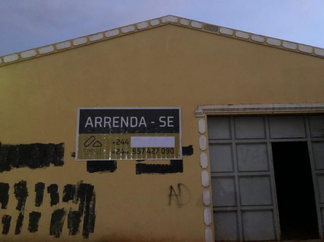 Arrenda-se um Armazém