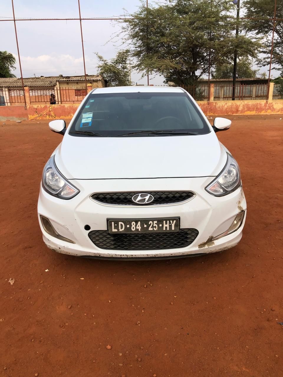 HYANDAI ACCENT 1.4 LIMPO*[KM]