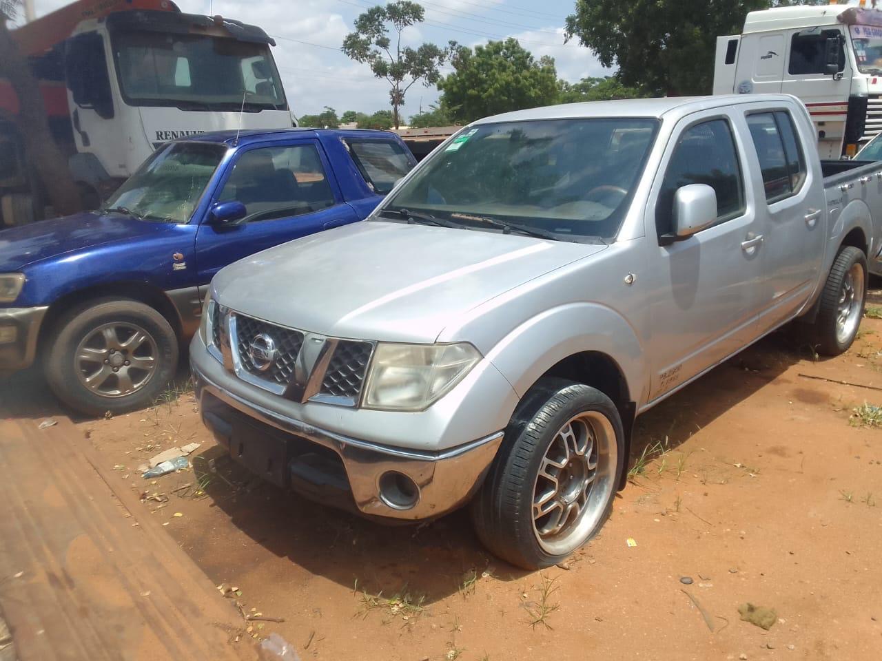 AMARRO LIMPO* *Nissan Navara*