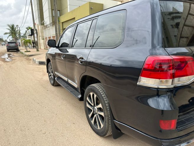 AMARRO* Land Cruiser GXR