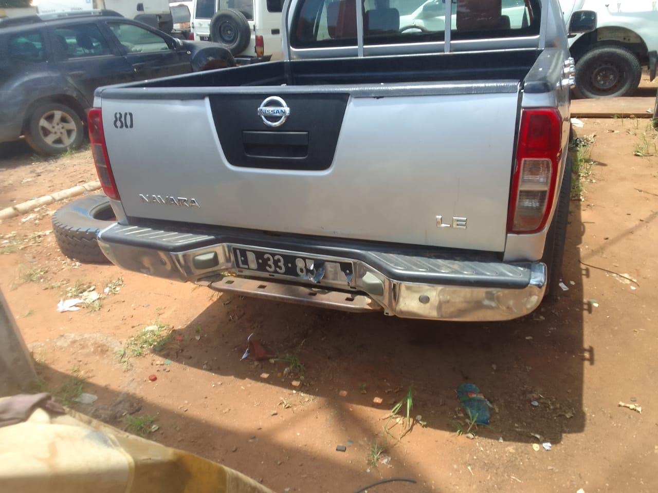 AMARRO LIMPO* *Nissan Navara*