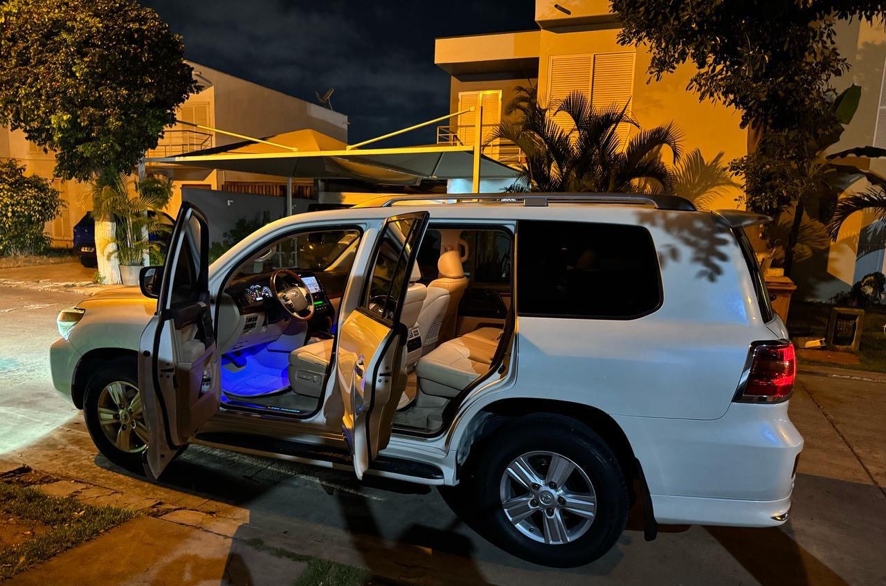 ***TOYOTA LAND CRUISER***(VK)