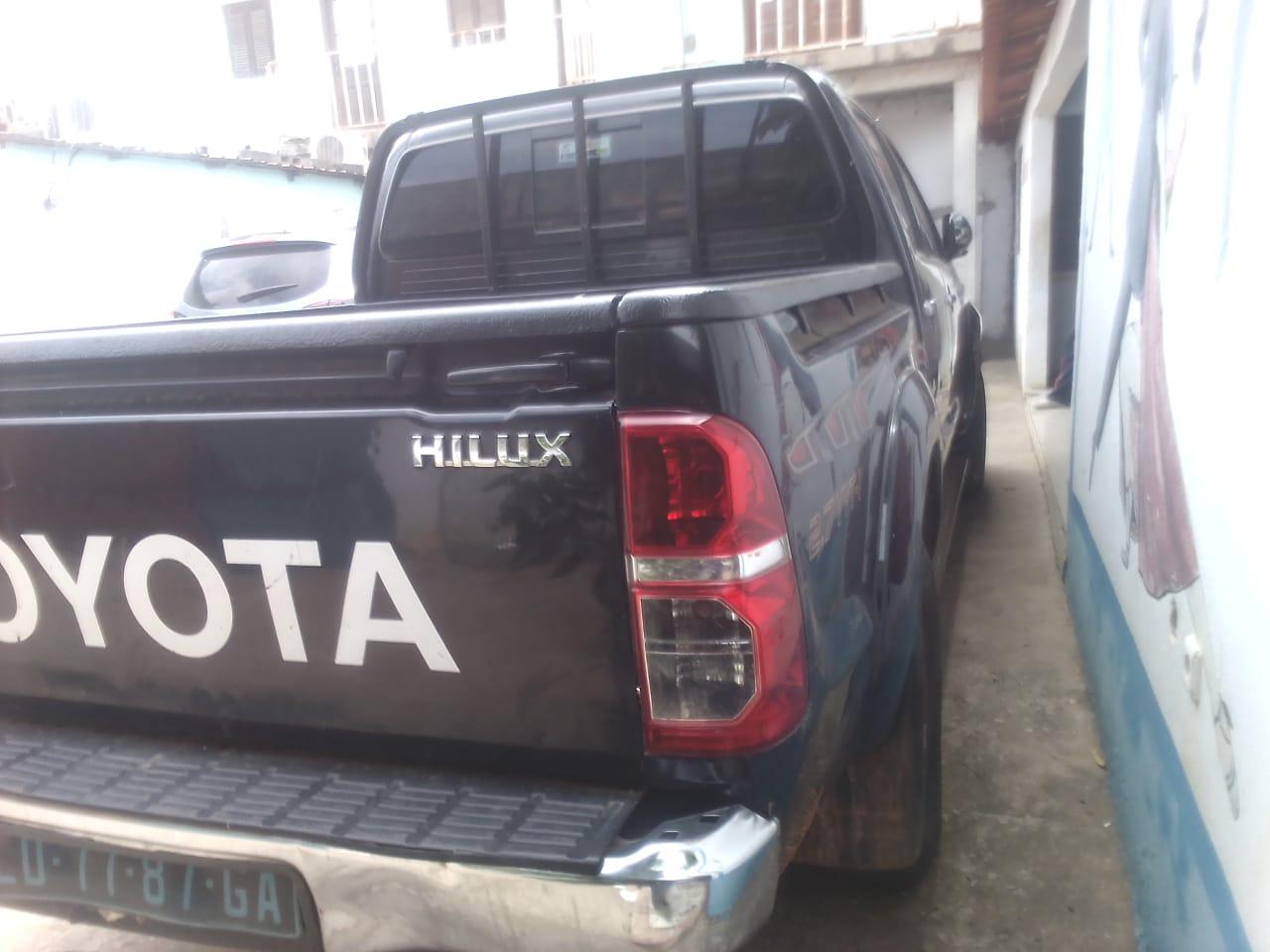 AMARRO TOYOTA HILUX GASOLINA