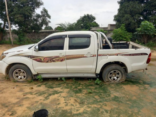 TOYOTA HILUX 5L*