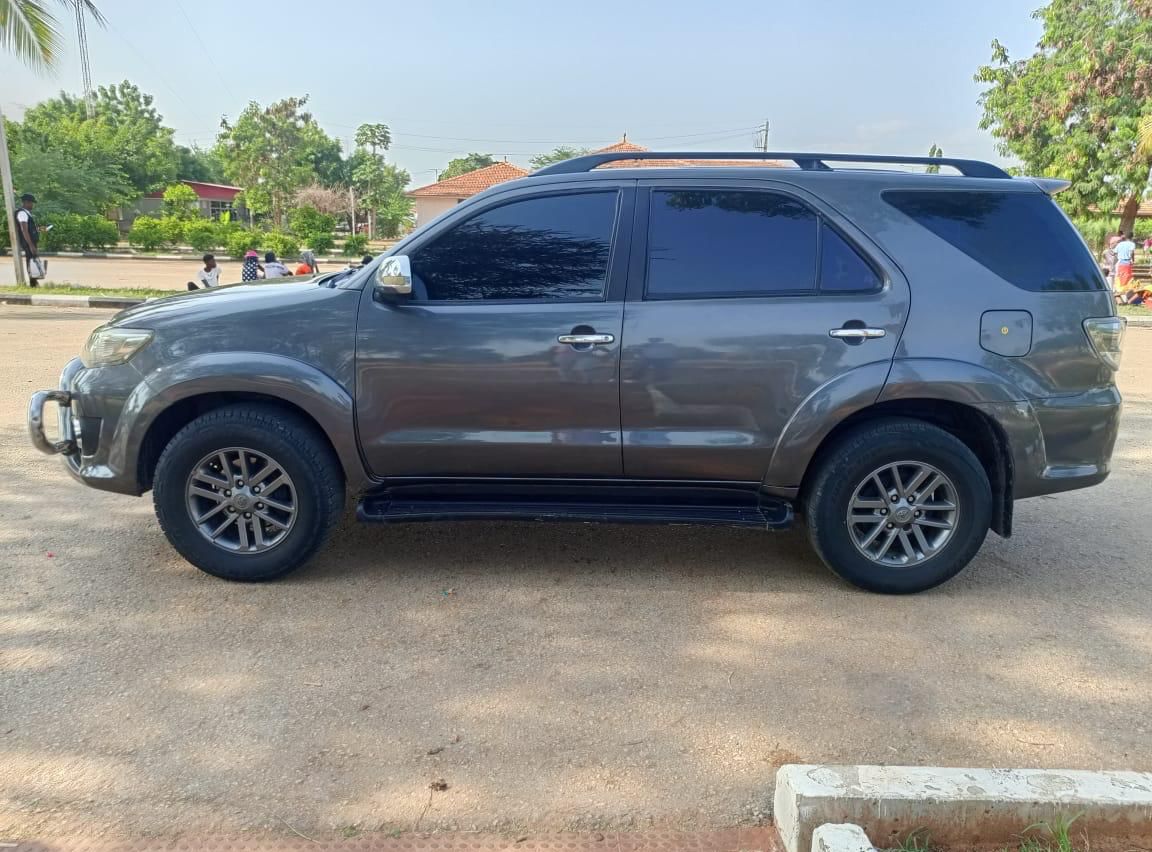 *TOYOTA FORTUNNER*[DM]