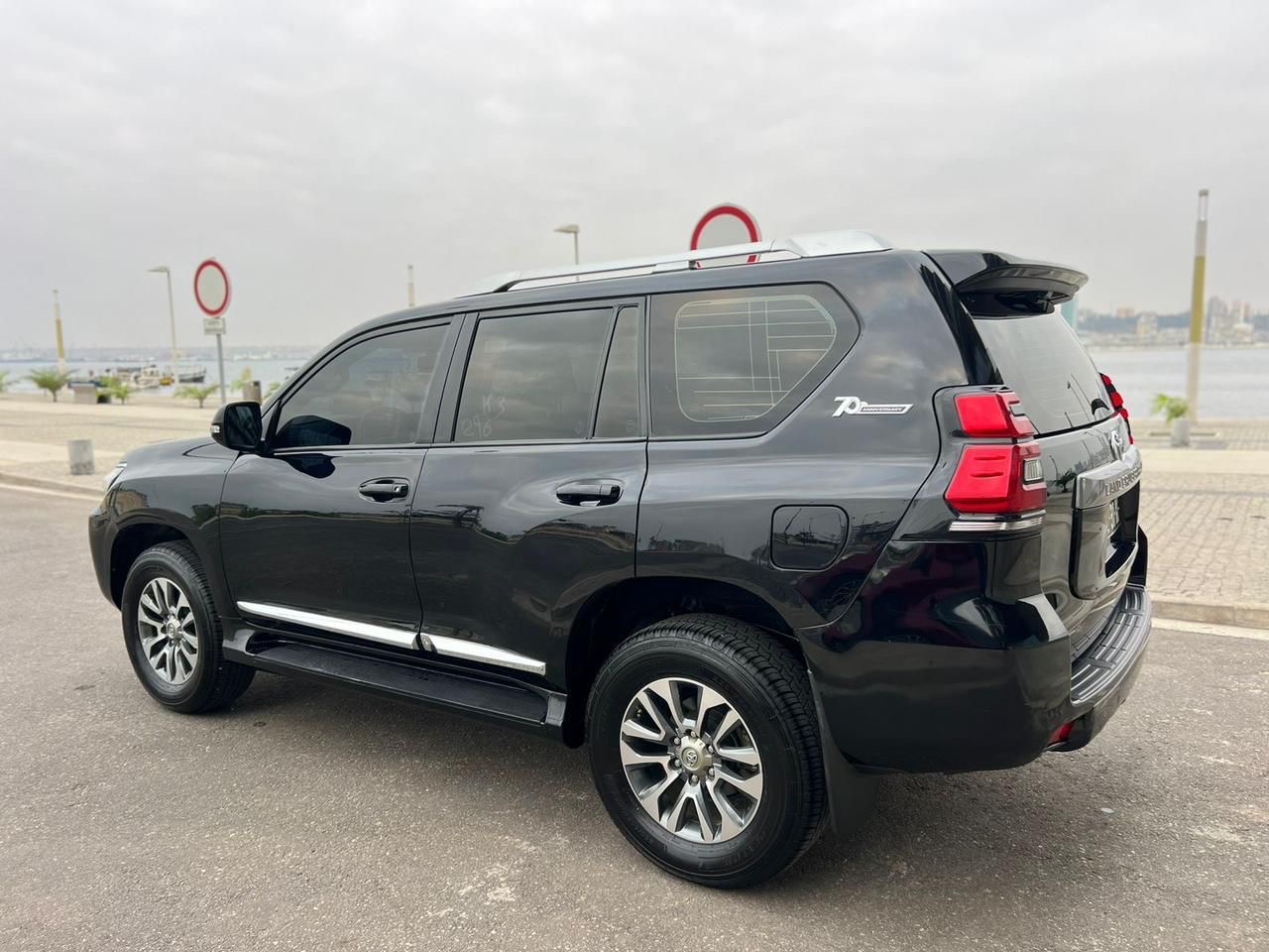 Land Cruiser Prado -70 Aniversário da Toyota