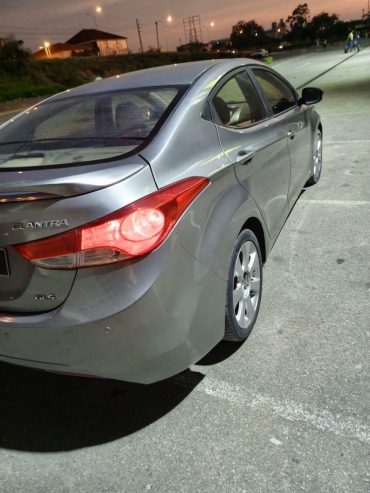 HYUNDAI ELANTRA 🚘[KM]