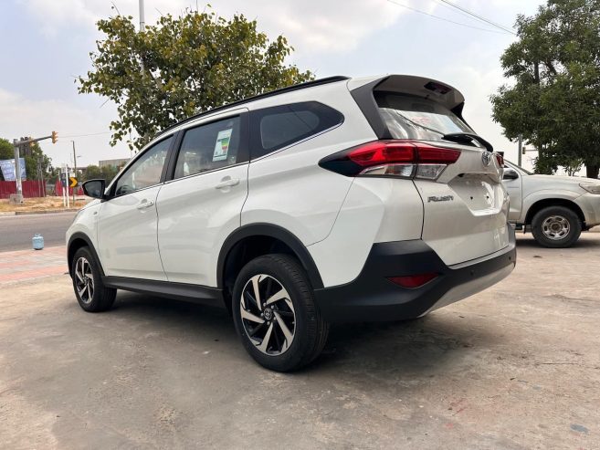 TOYOTA RUSH