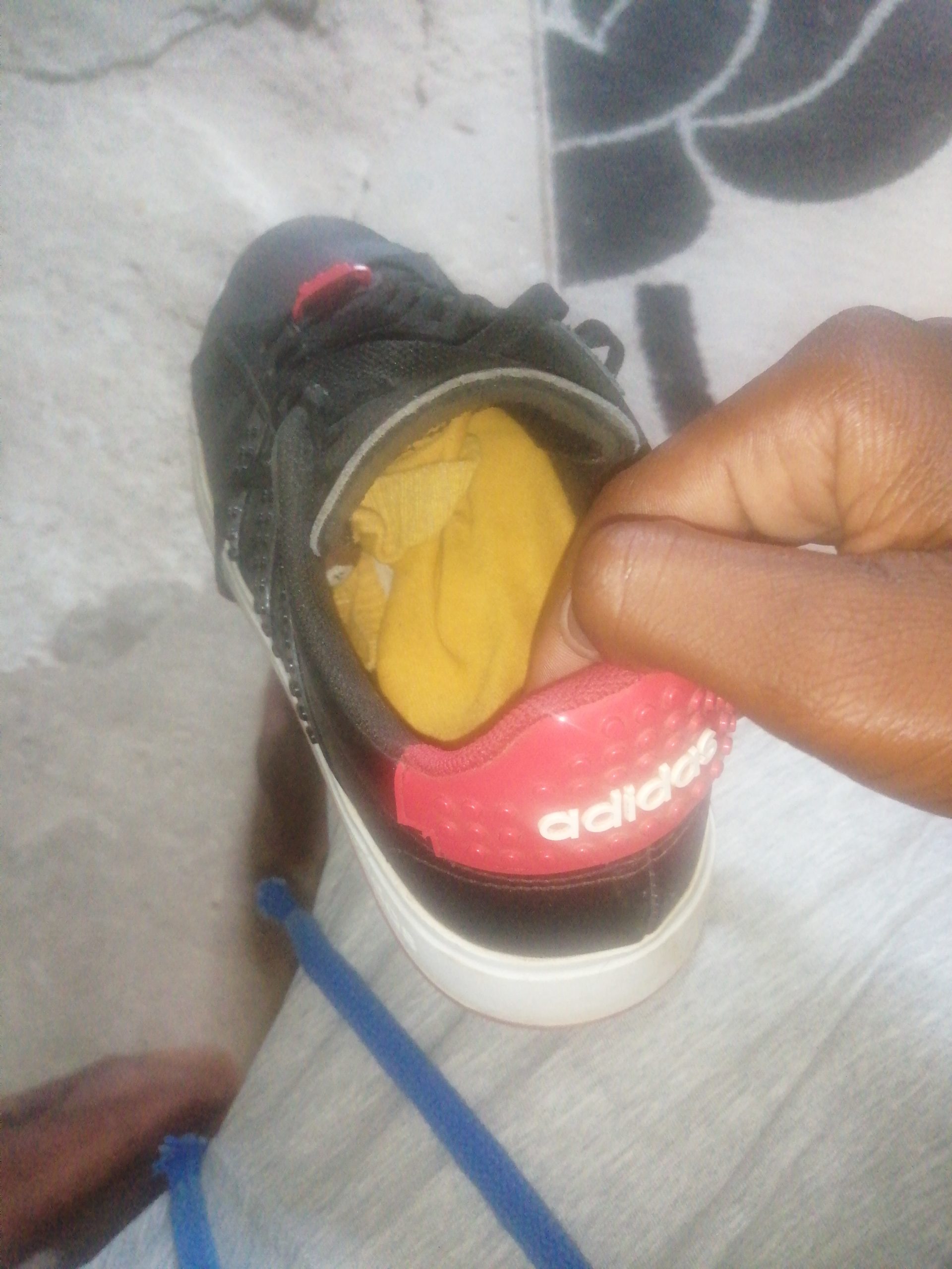 Tênis adidas