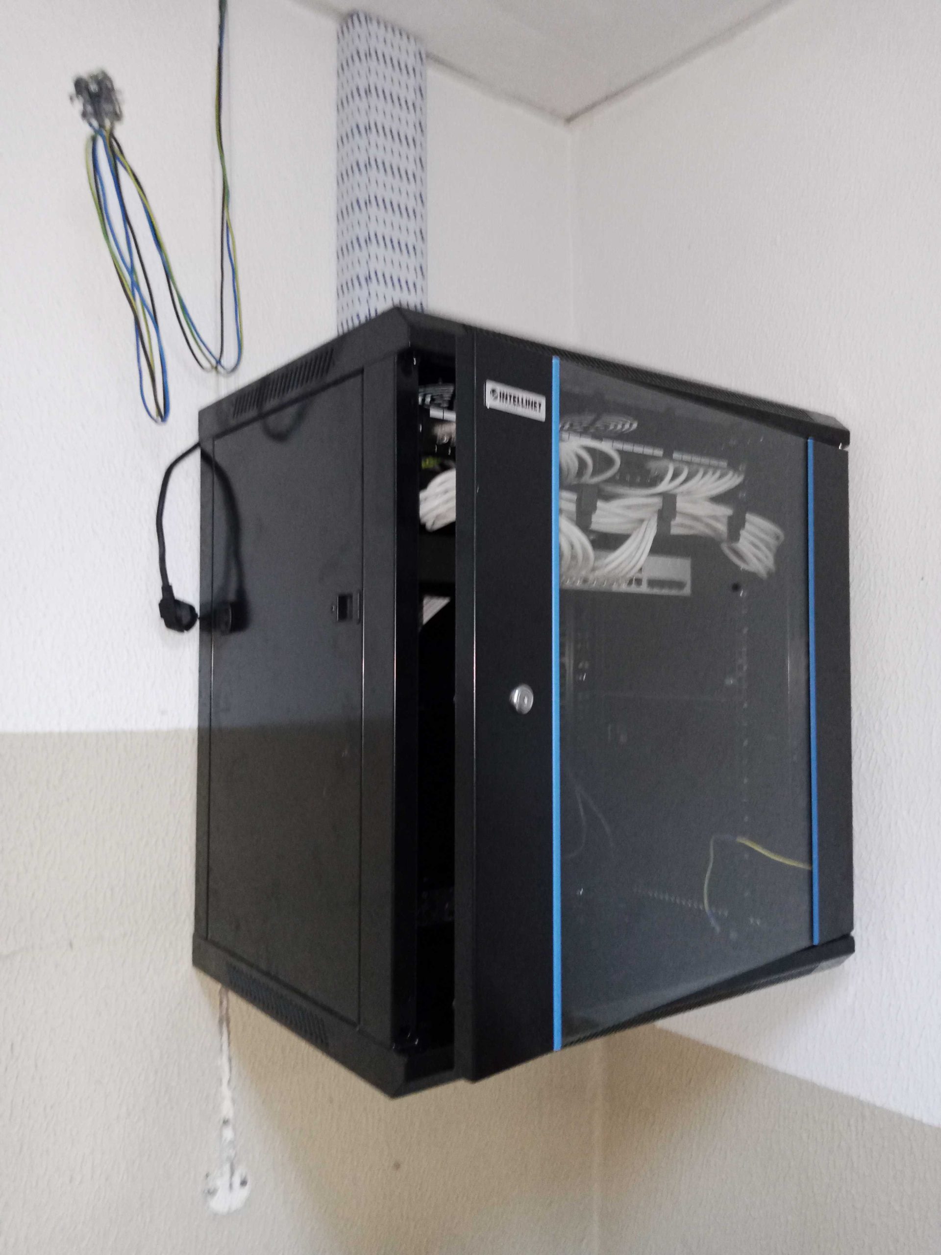 SISTEMAS DE REDES DE COMPUTADORES