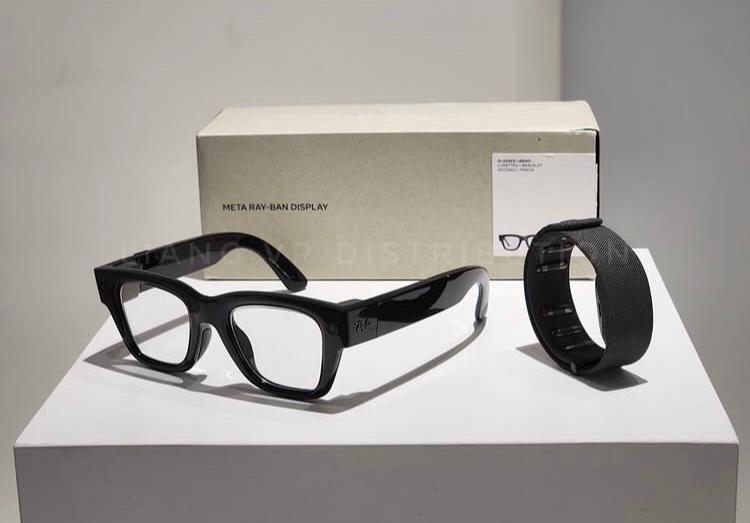 Ray-Ban Meta Display and Neural Band AI glasses