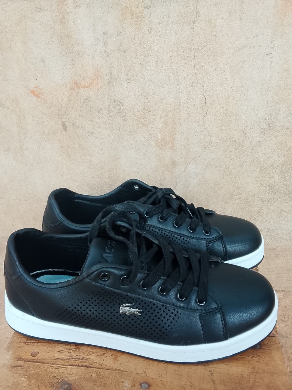 Ténis Lacoste Carnaby – Tamanho 44