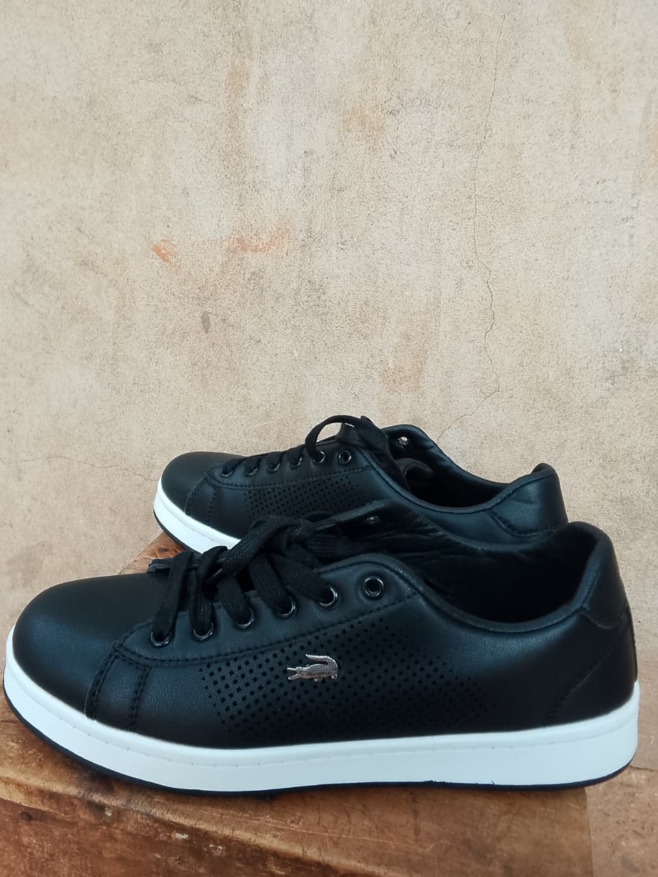 Ténis Lacoste Carnaby – Tamanho 44