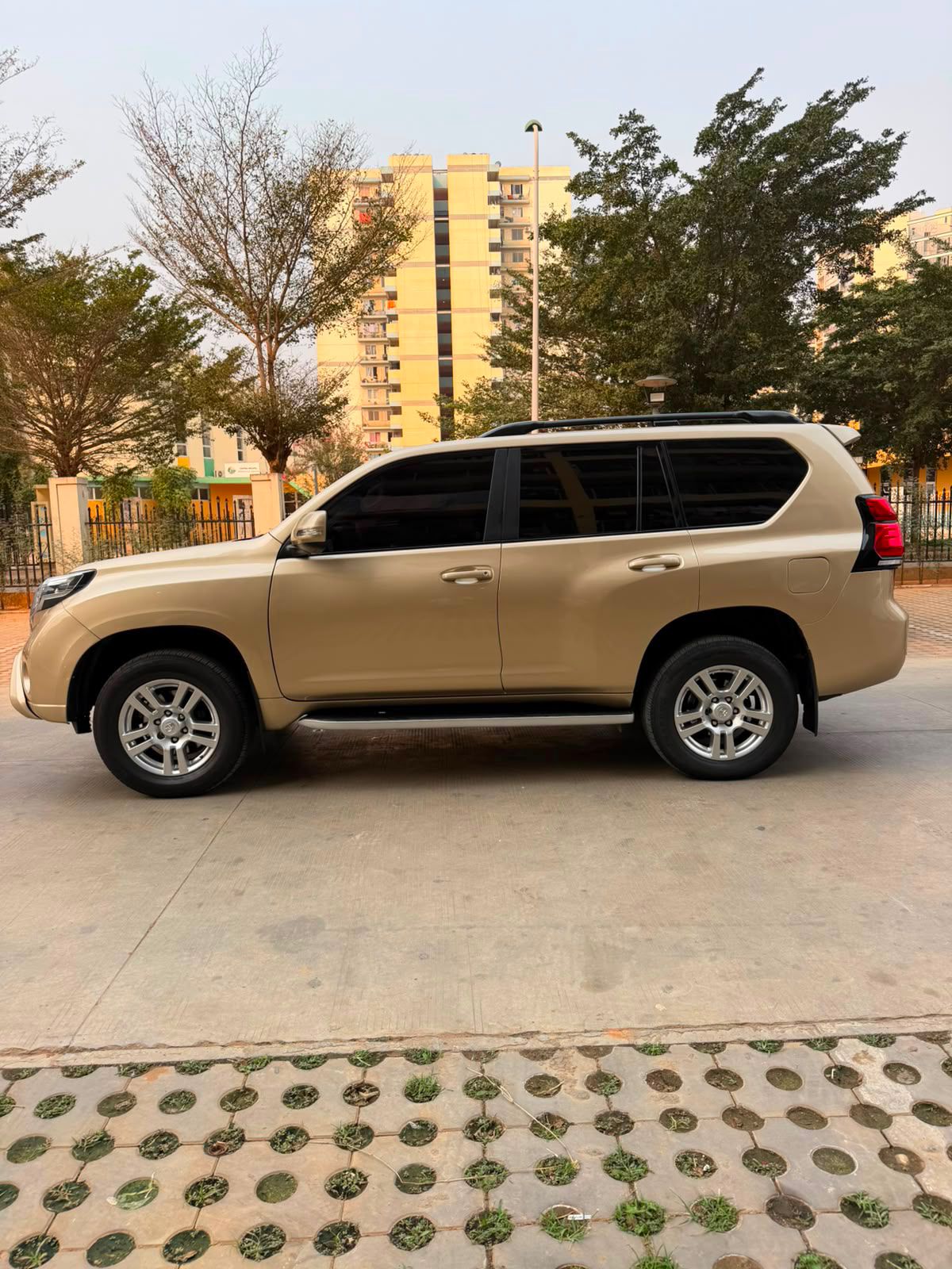 Toyota Prado VX.R
